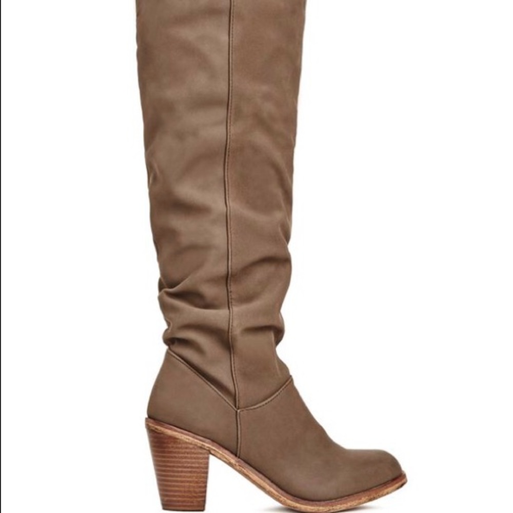 BRAND NEW JustFab Hallory, knee-high boots.